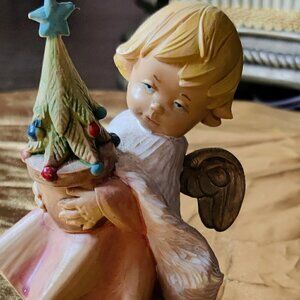 'Angel Carrying a Christmas Tree'  Nativity Figure Italy 1988 E.Simonelli 4 1/4"